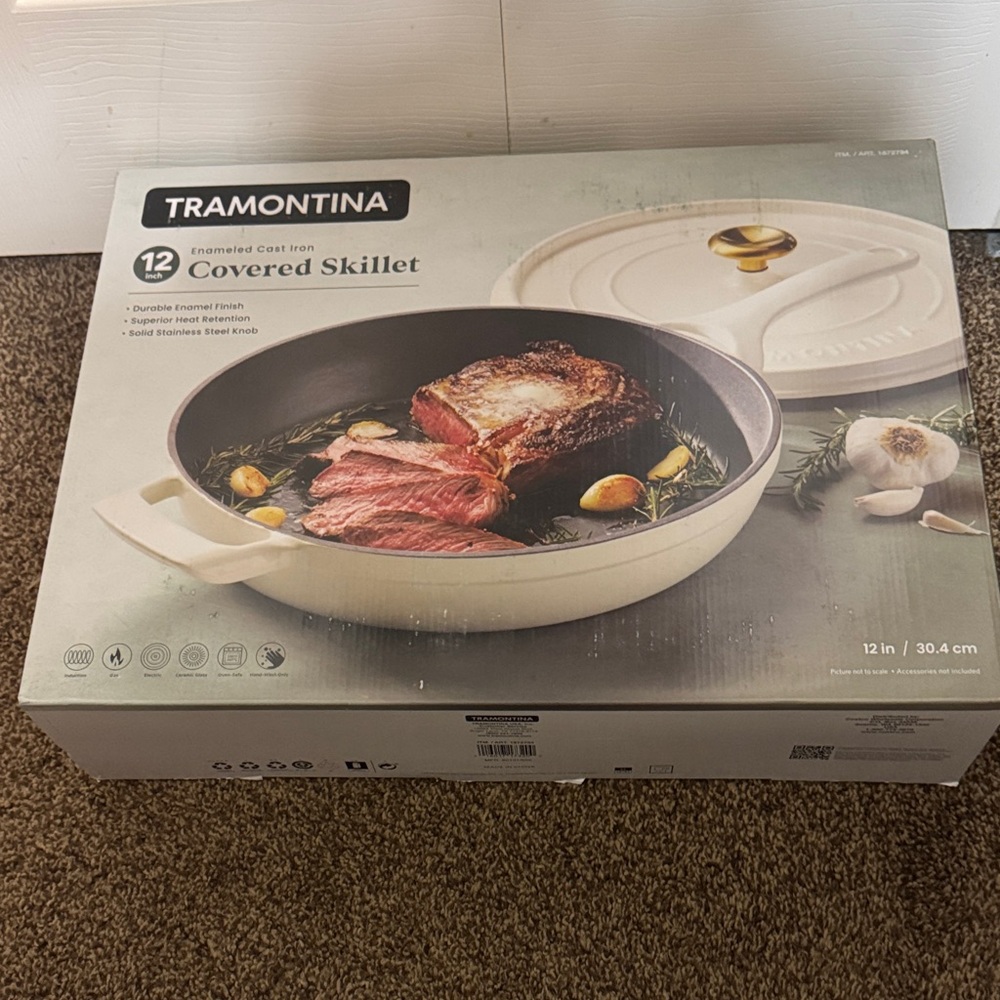 Tramontina cast iron covered skillet